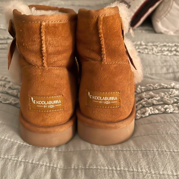 Kookaburra boots! Size 8! Barely worn! - Picture 2 of 4